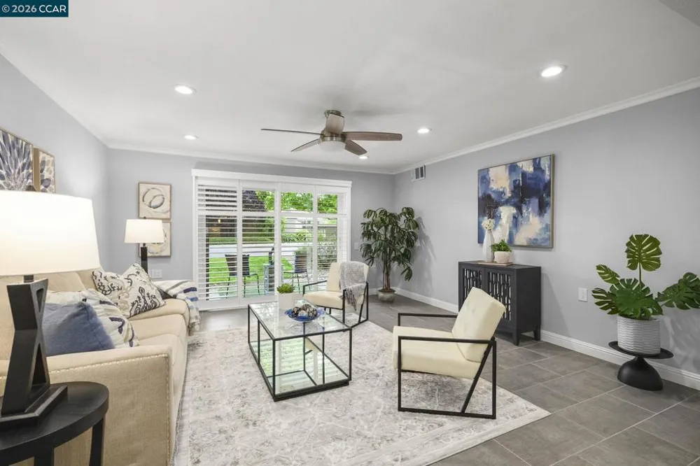 1100 Singingwood #8 Walnut Creek, CA 94595