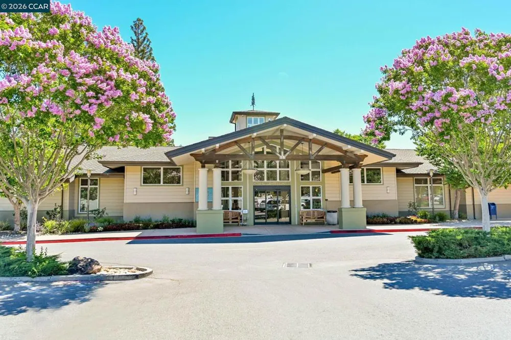 1100 Singingwood #8 Walnut Creek, CA 94595