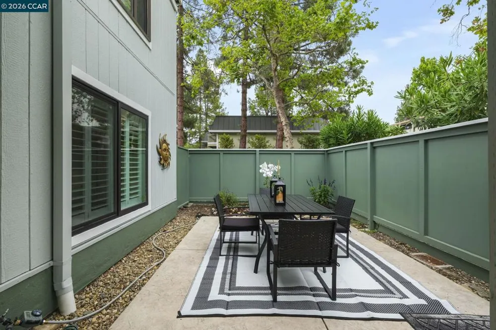 1100 Singingwood #8 Walnut Creek, CA 94595