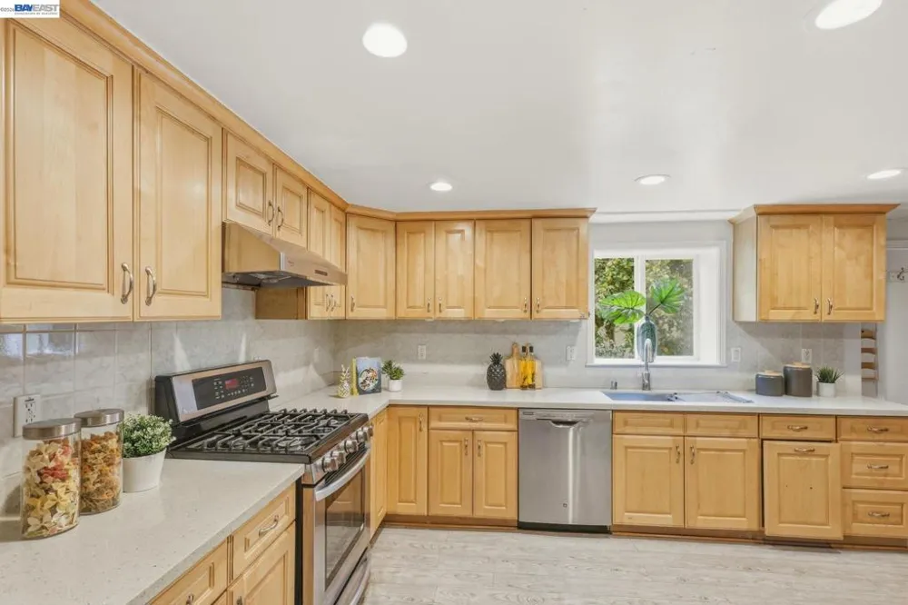 147 San Benito Ave San Bruno, CA 94066