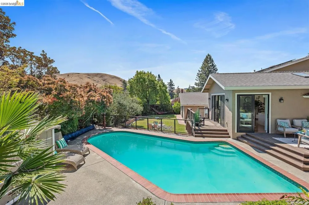 1235 Larch Ave Moraga, CA 94556