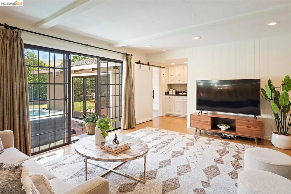 1235 Larch Ave Moraga, CA 94556