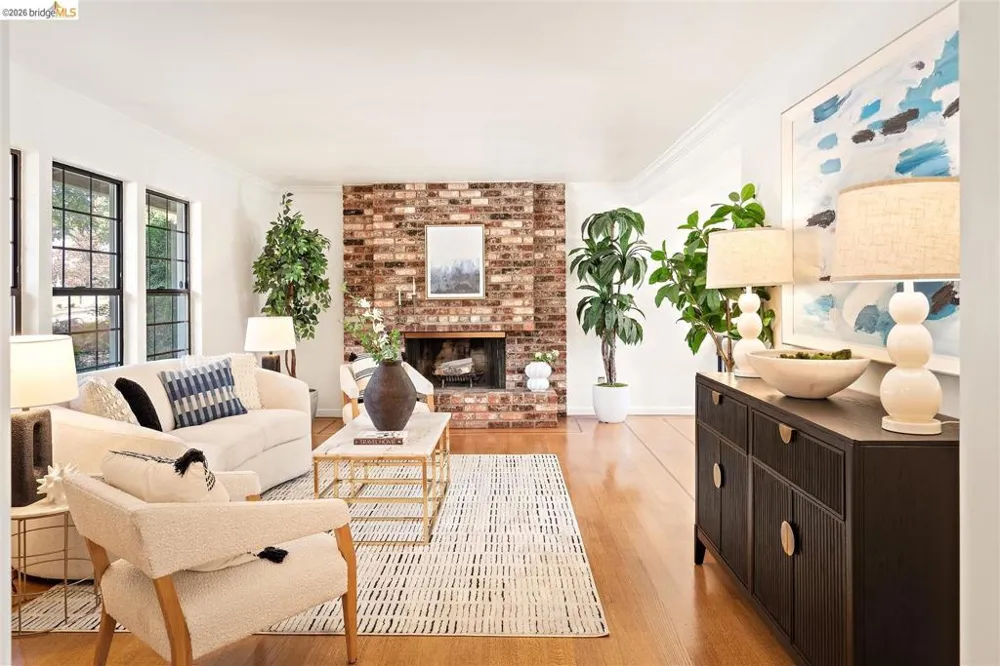 1235 Larch Ave Moraga, CA 94556