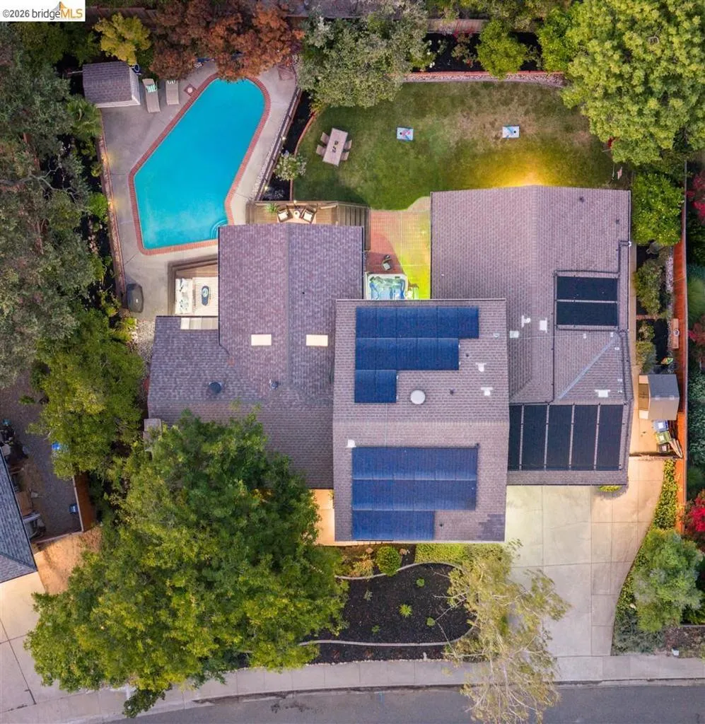 1235 Larch Ave Moraga, CA 94556