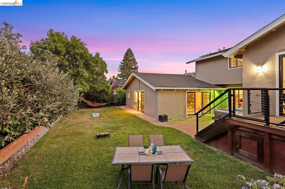 1235 Larch Ave Moraga, CA 94556