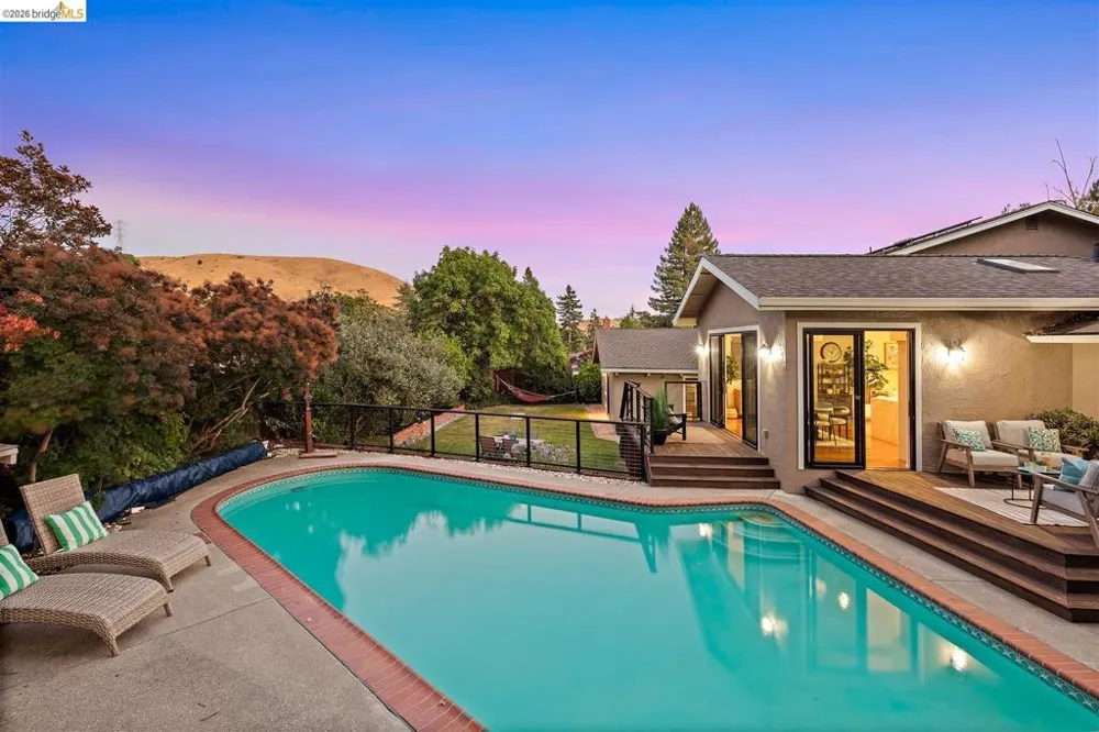1235 Larch Ave Moraga, CA 94556