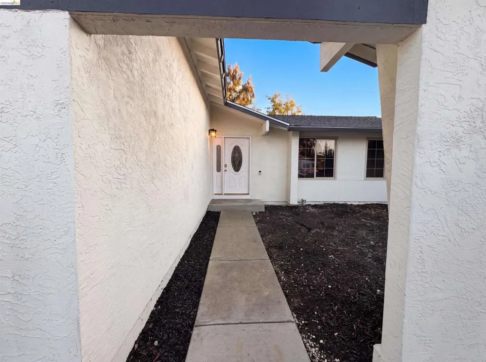 112 Aster Ct Hercules, CA 94547