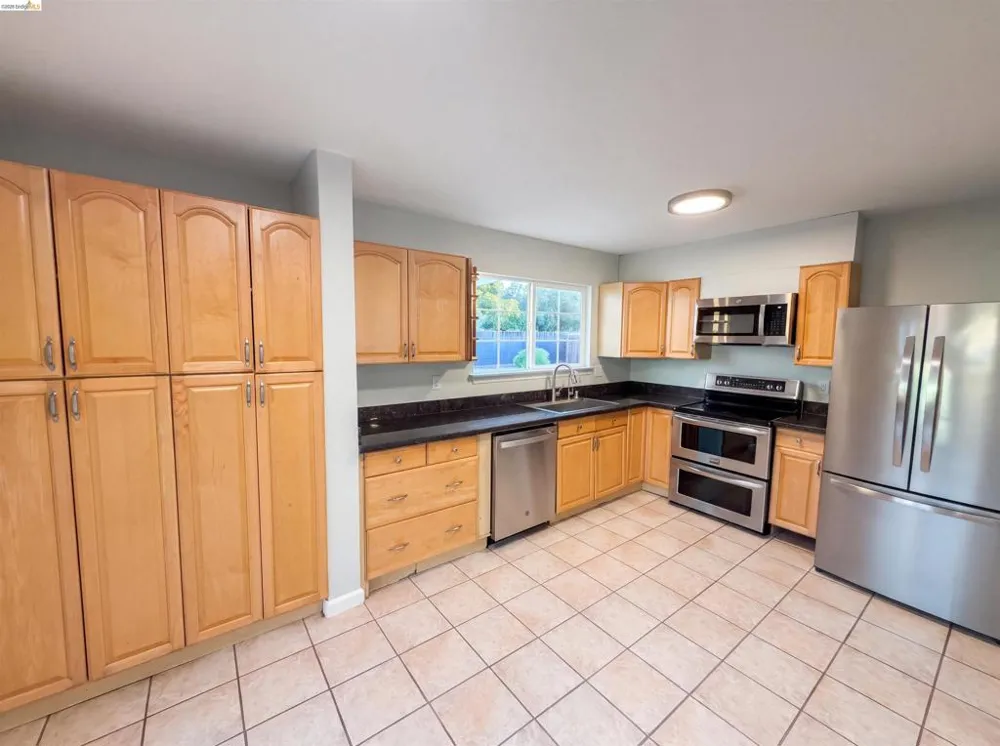 112 Aster Ct Hercules, CA 94547