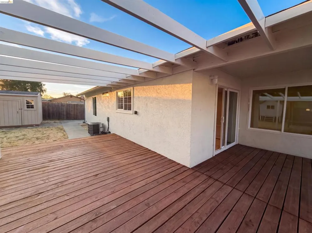 112 Aster Ct Hercules, CA 94547