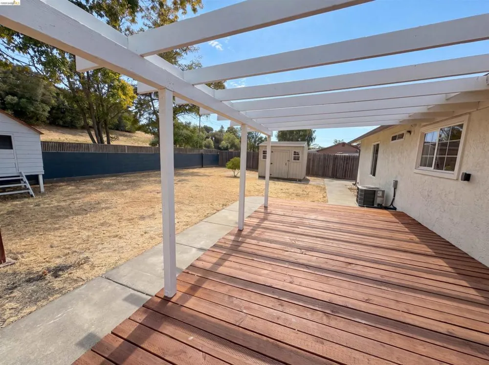 112 Aster Ct Hercules, CA 94547