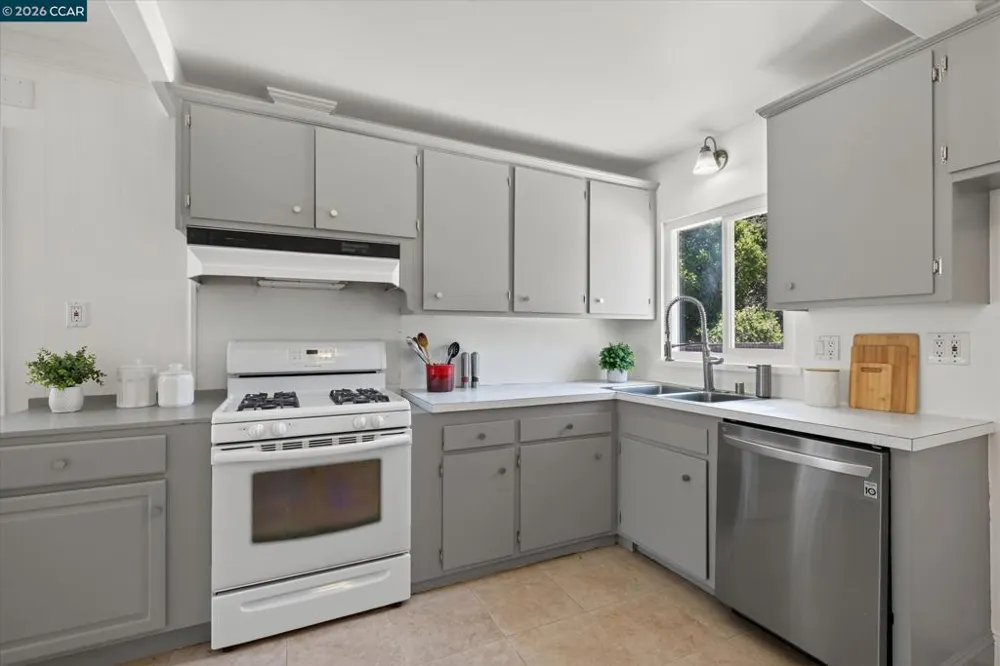 12 Morello Heights Dr Martinez, CA 94553