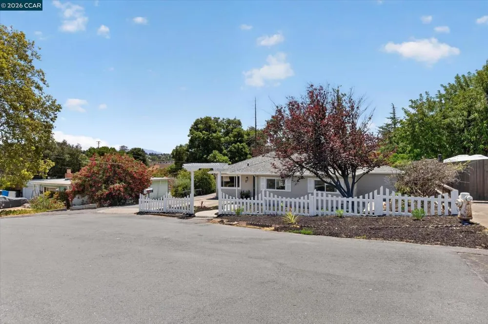 12 Morello Heights Dr Martinez, CA 94553