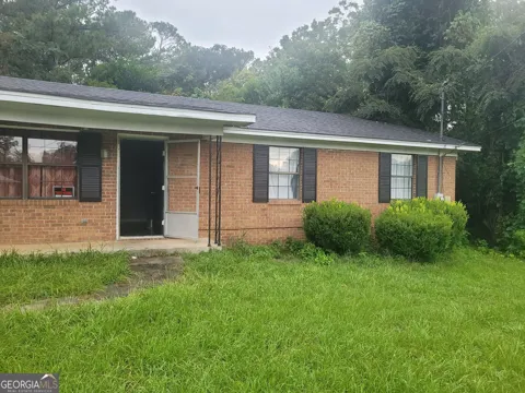 1100 N Reddick RD