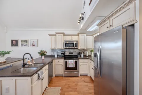 222 Fairway Villa Ln