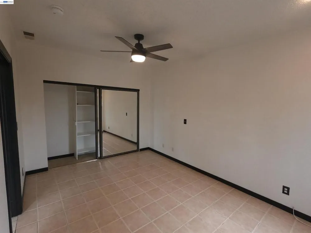 692 45Th St Oakland, CA 94609