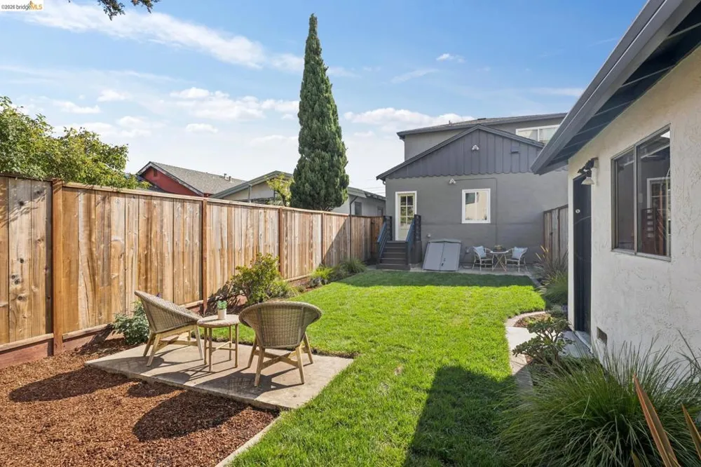 2726 Wallace St Berkeley, CA 94702