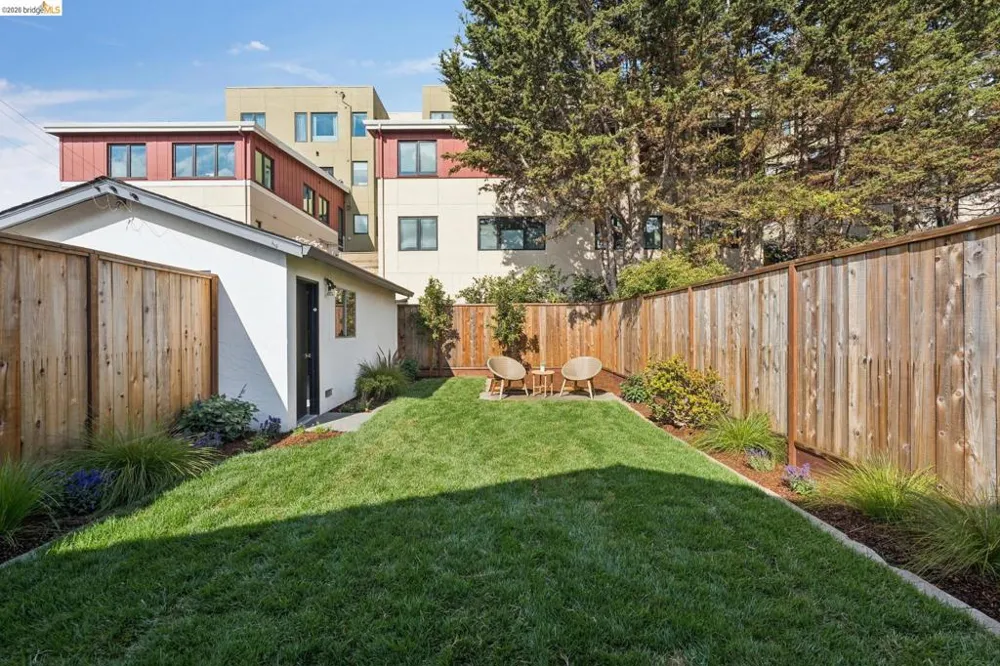 2726 Wallace St Berkeley, CA 94702
