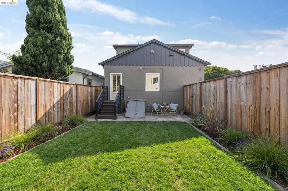 2726 Wallace St Berkeley, CA 94702