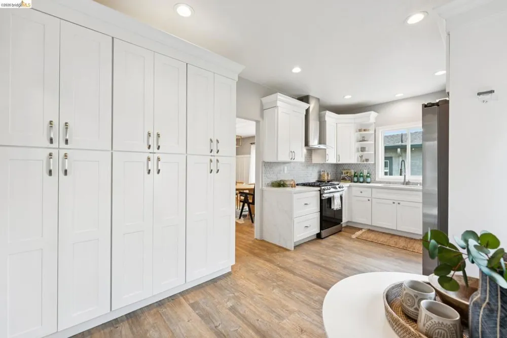 2726 Wallace St Berkeley, CA 94702