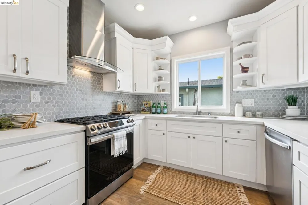 2726 Wallace St Berkeley, CA 94702
