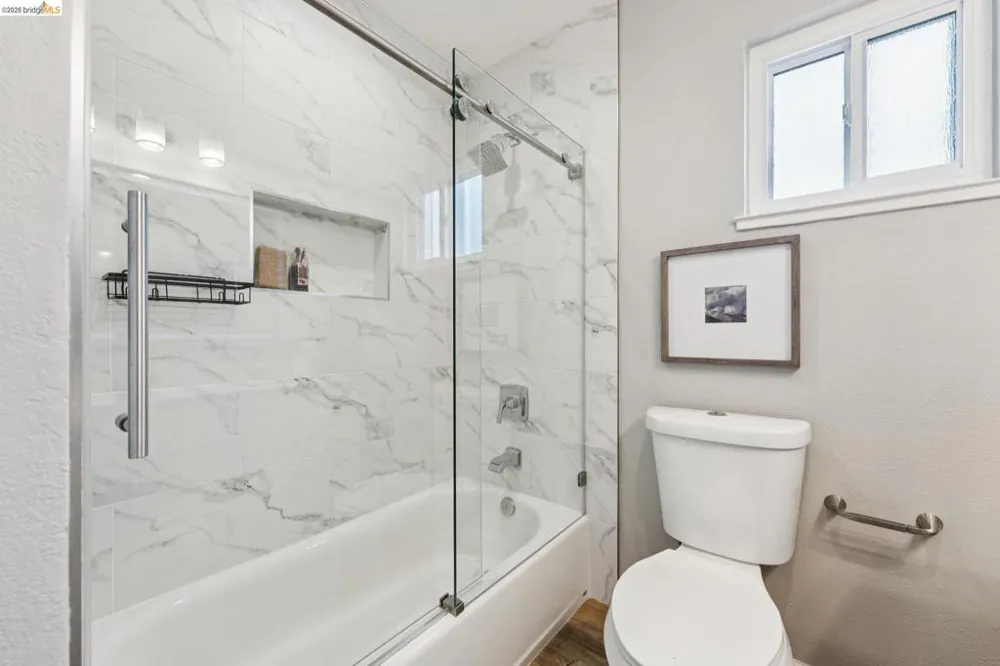 2726 Wallace St Berkeley, CA 94702