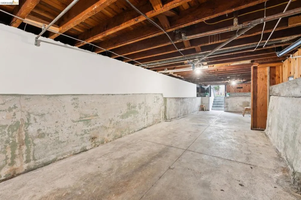 2726 Wallace St Berkeley, CA 94702