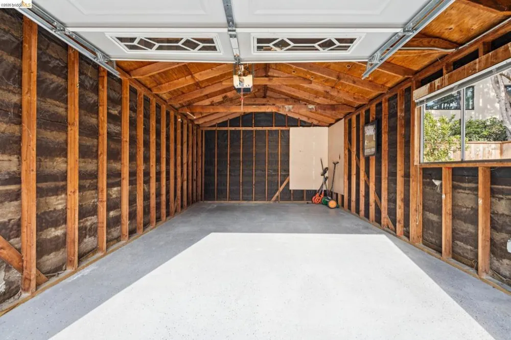 2726 Wallace St Berkeley, CA 94702