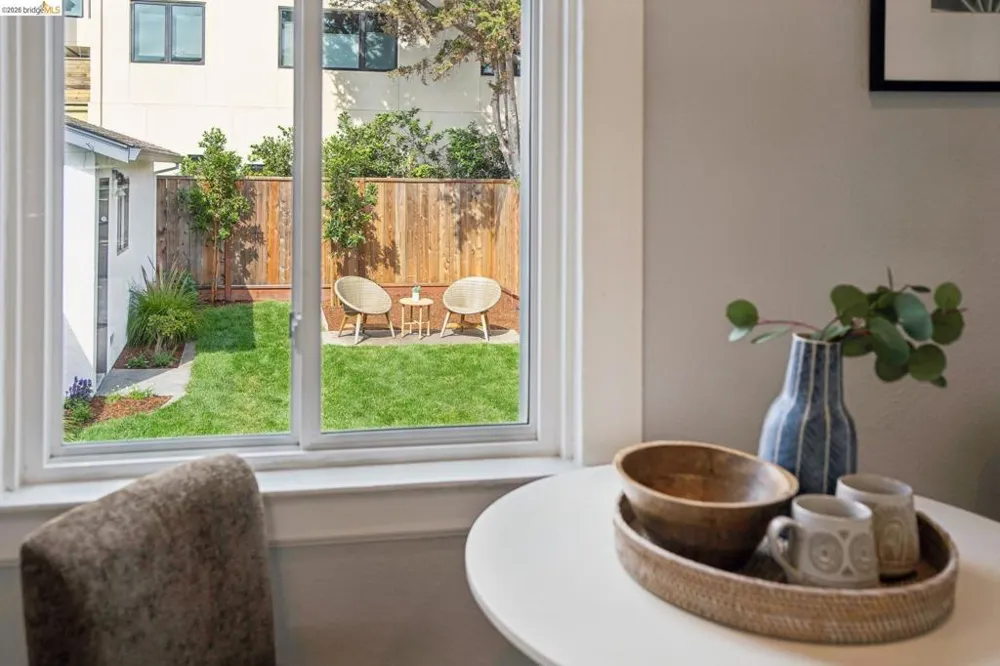 2726 Wallace St Berkeley, CA 94702