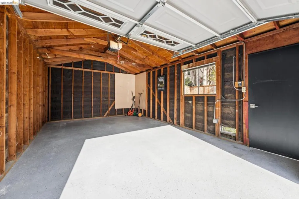 2726 Wallace St Berkeley, CA 94702
