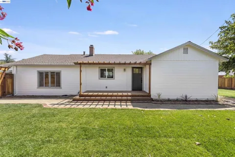 2824 Cowell Rd.