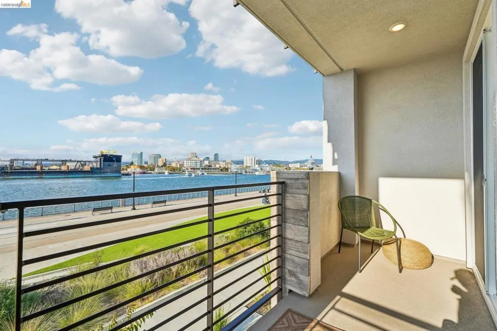 453 Sentinel Dr Alameda, CA 94501