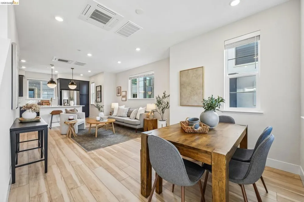 453 Sentinel Dr Alameda, CA 94501