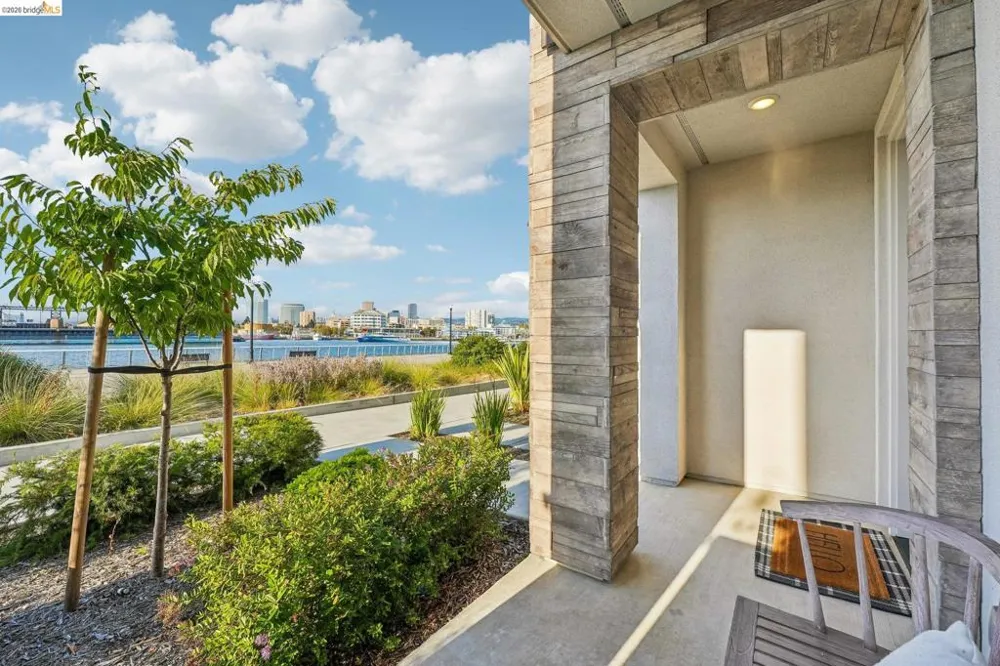 453 Sentinel Dr Alameda, CA 94501