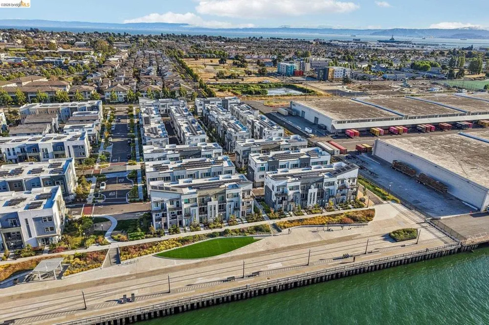 453 Sentinel Dr Alameda, CA 94501