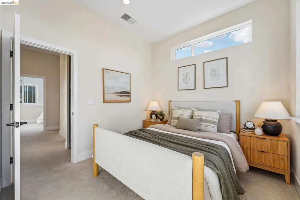 453 Sentinel Dr Alameda, CA 94501