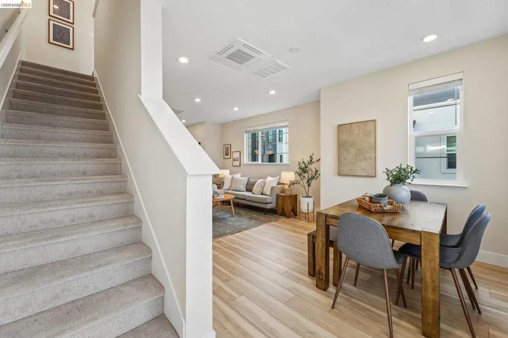 453 Sentinel Dr Alameda, CA 94501