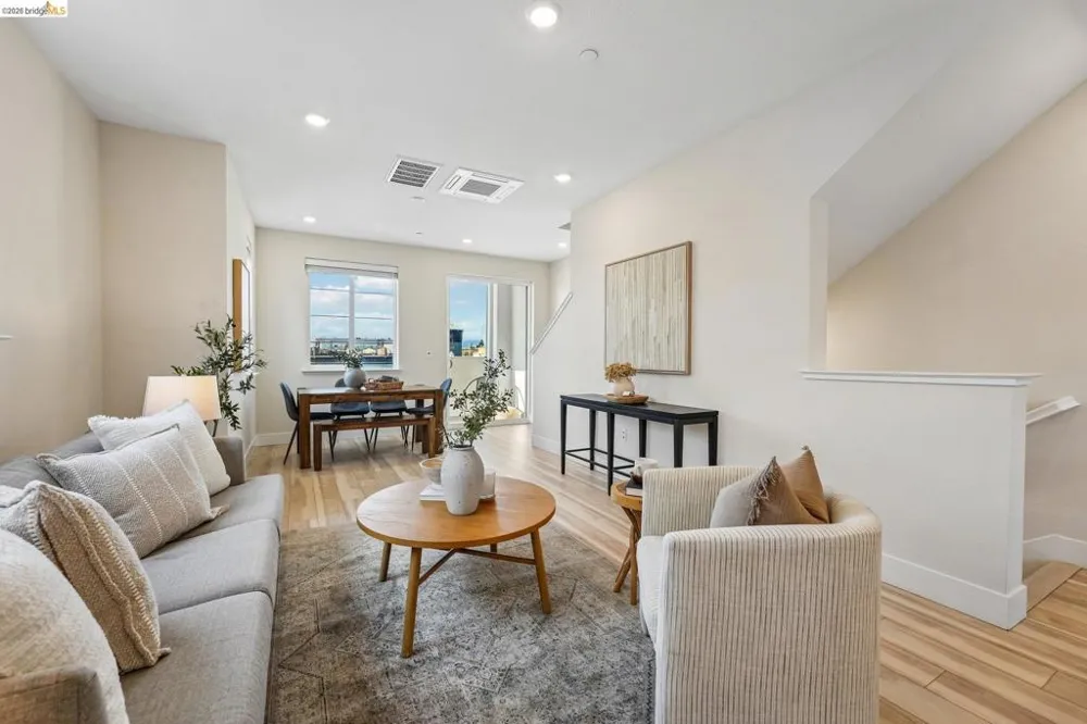 453 Sentinel Dr Alameda, CA 94501