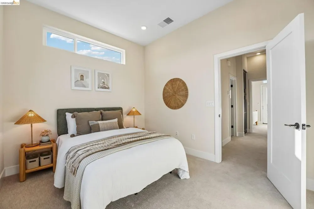 453 Sentinel Dr Alameda, CA 94501