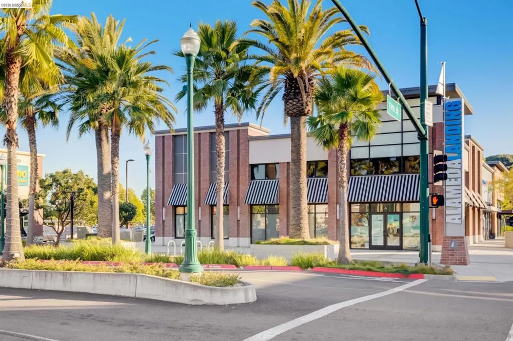 453 Sentinel Dr Alameda, CA 94501