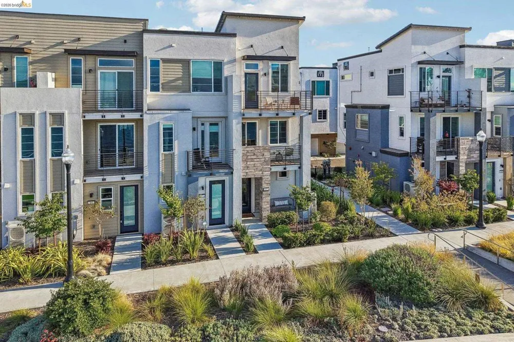 453 Sentinel Dr Alameda, CA 94501