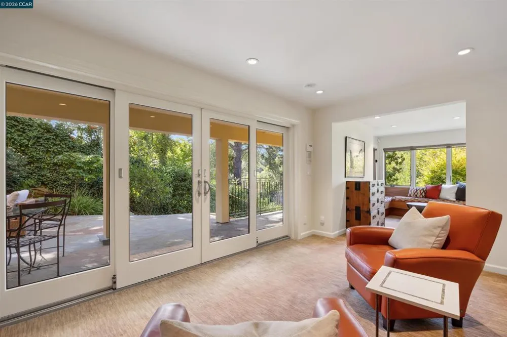 124 CAMINO SOBRANTE Orinda, CA 94563