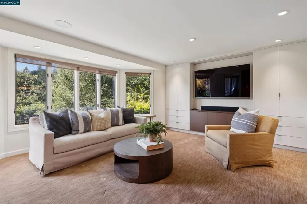 124 CAMINO SOBRANTE Orinda, CA 94563