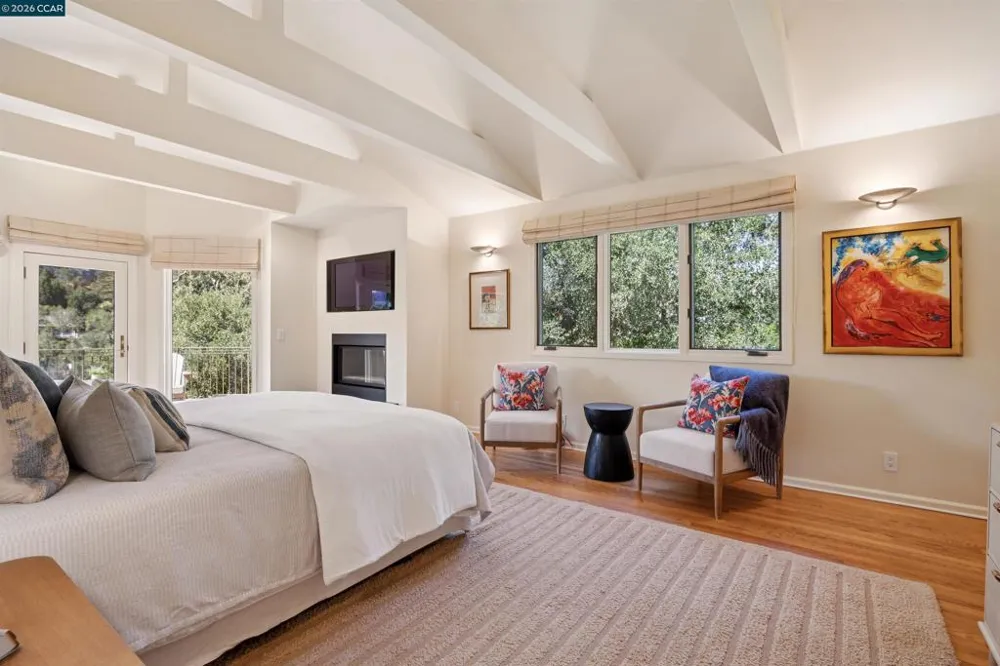 124 CAMINO SOBRANTE Orinda, CA 94563