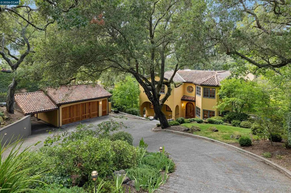 124 CAMINO SOBRANTE Orinda, CA 94563