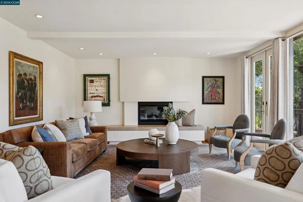 124 CAMINO SOBRANTE Orinda, CA 94563