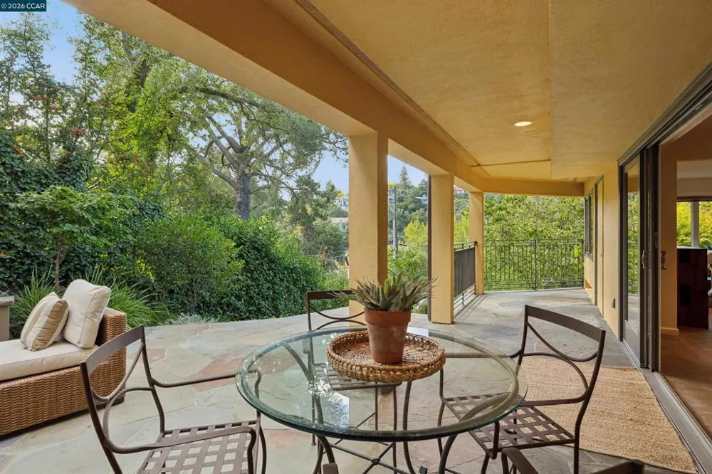 124 CAMINO SOBRANTE Orinda, CA 94563