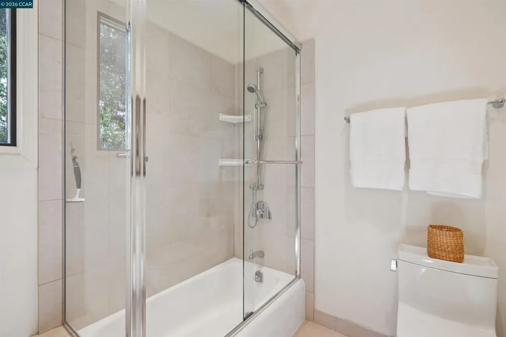 124 CAMINO SOBRANTE Orinda, CA 94563