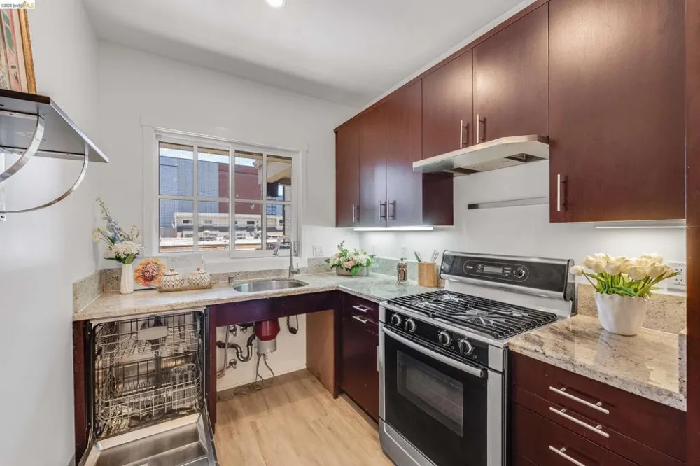 2628 Telegraph Ave #303 Berkeley, CA 94704