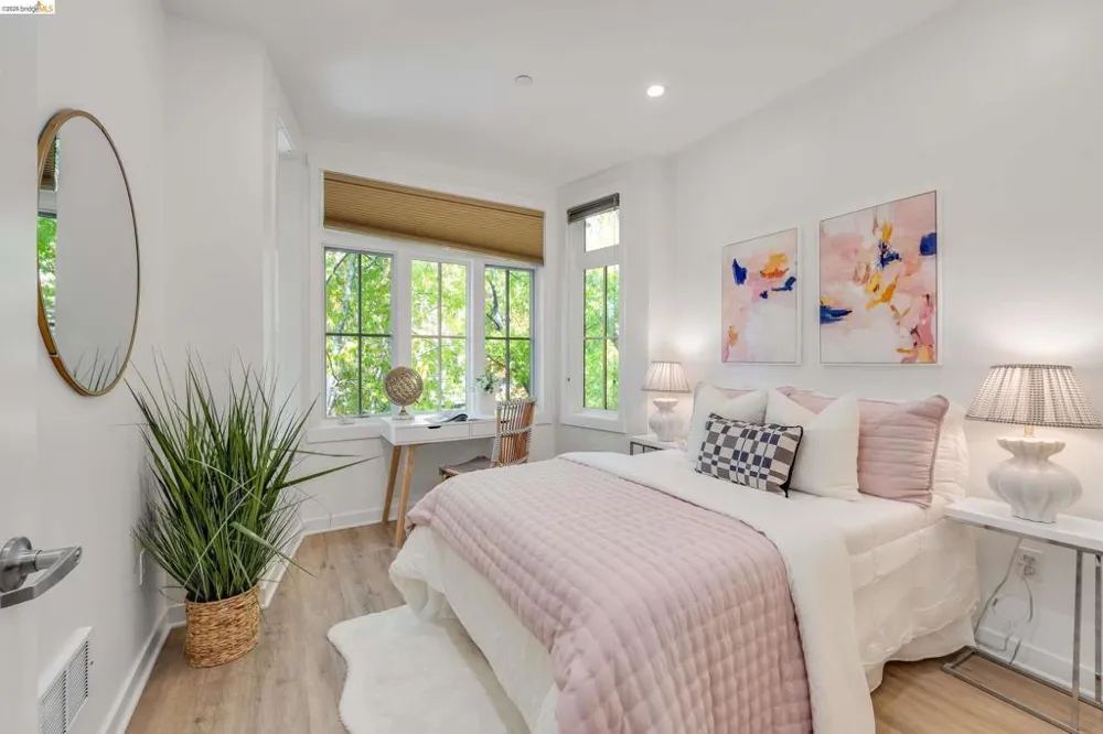 2628 Telegraph Ave #303 Berkeley, CA 94704