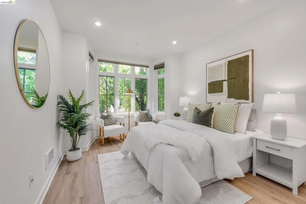 2628 Telegraph Ave #303 Berkeley, CA 94704